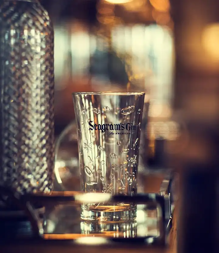 Seagram's Gin - caso Collins